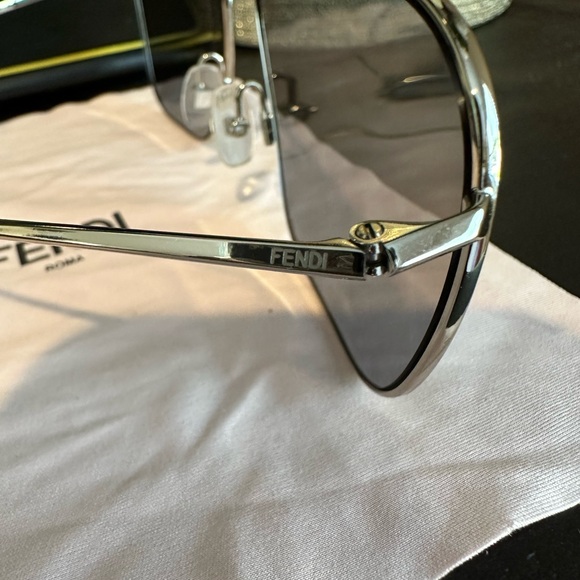 Fendi - Picture 4 of 6